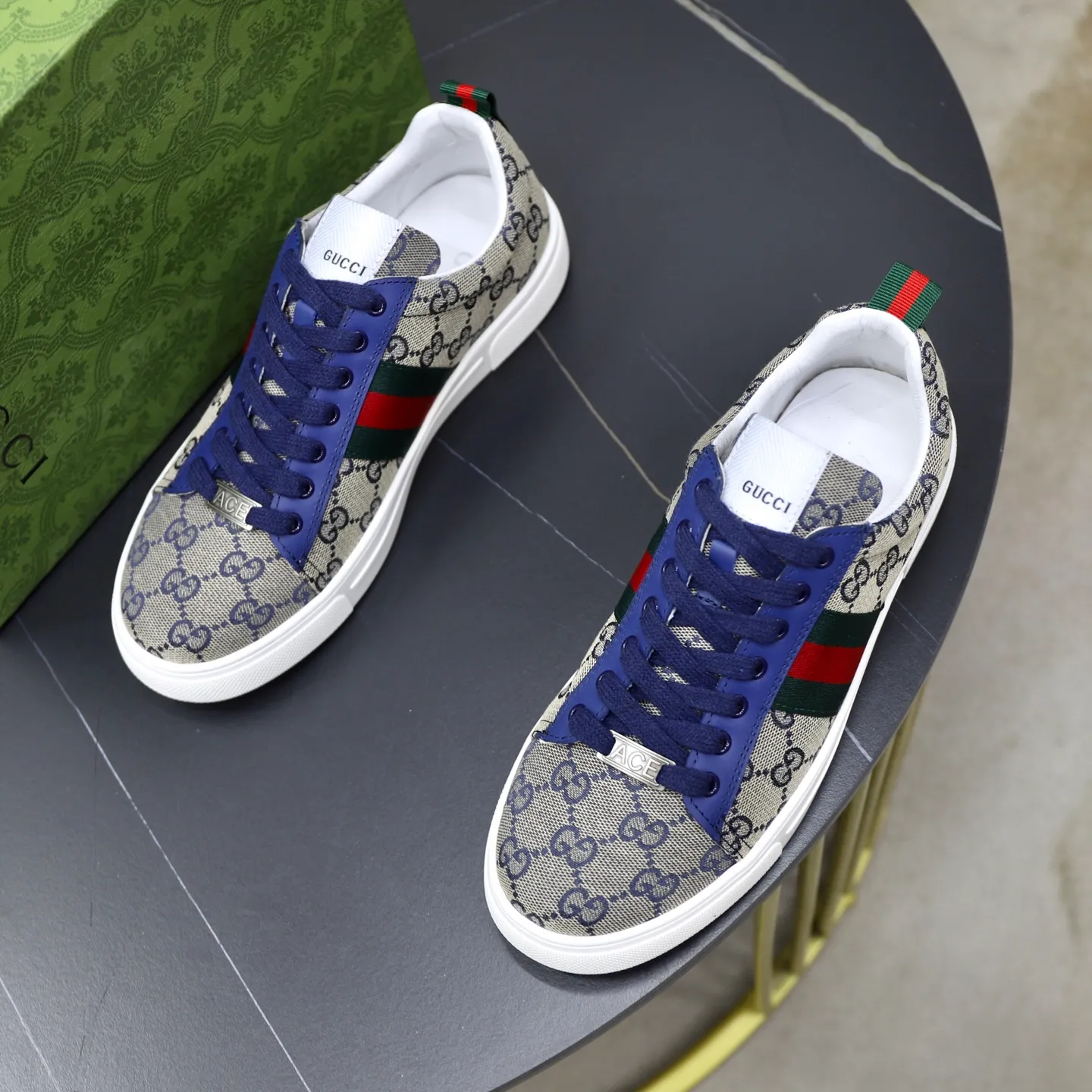 Ex-factory price: 440💰🙅‍♂️🙅‍♂️🙅‍♂️ Brand: GUCCI Standard code: 38-44 (45 customized) Grade: Same as the official website Material: Original material splicing Comfortable and breathable lining Lightweight and wear-resistant sports outsole Style category: Men's fashionable casual shoes Running sneakers Distinguished luxury brand elements Top luxury Color: actual picture color